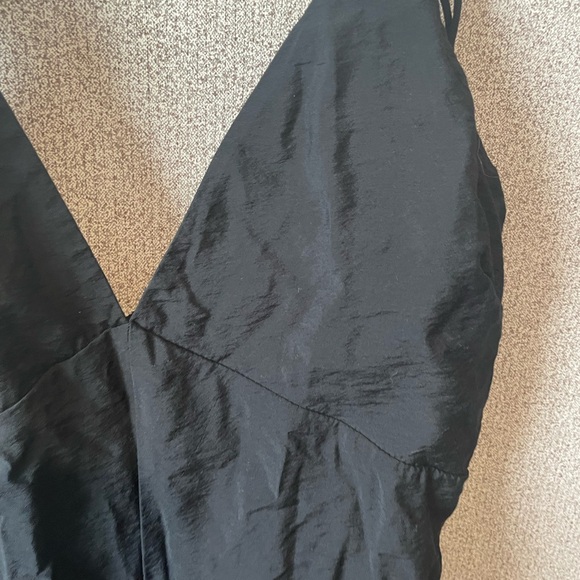 H&M Elegant Black‎ V-Neck Top - Picture 2 of 6